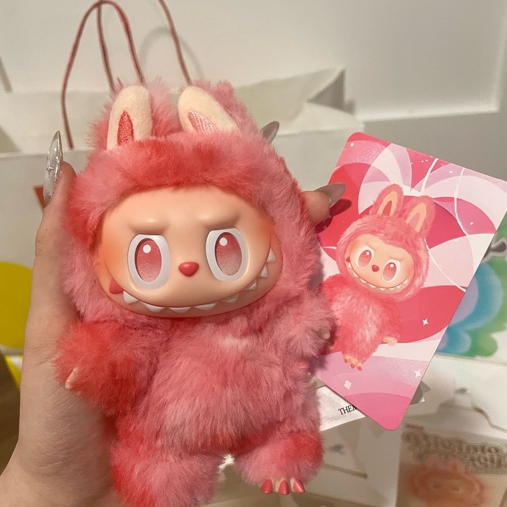 AUTHENTIC LABUBU Big Into Energy Vinyl Face Blind Box - LOVE